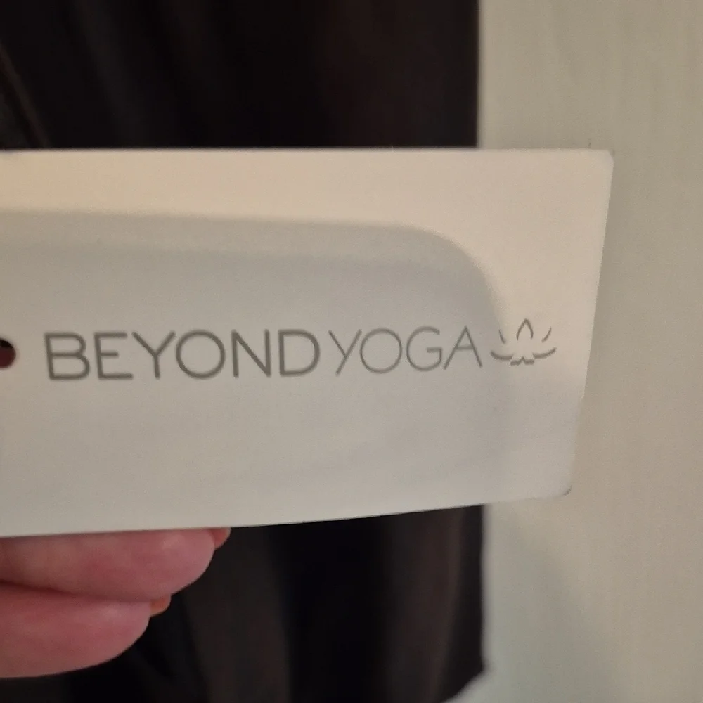 Beyond Yoga Black Infinity Scarf with Zipper NWT